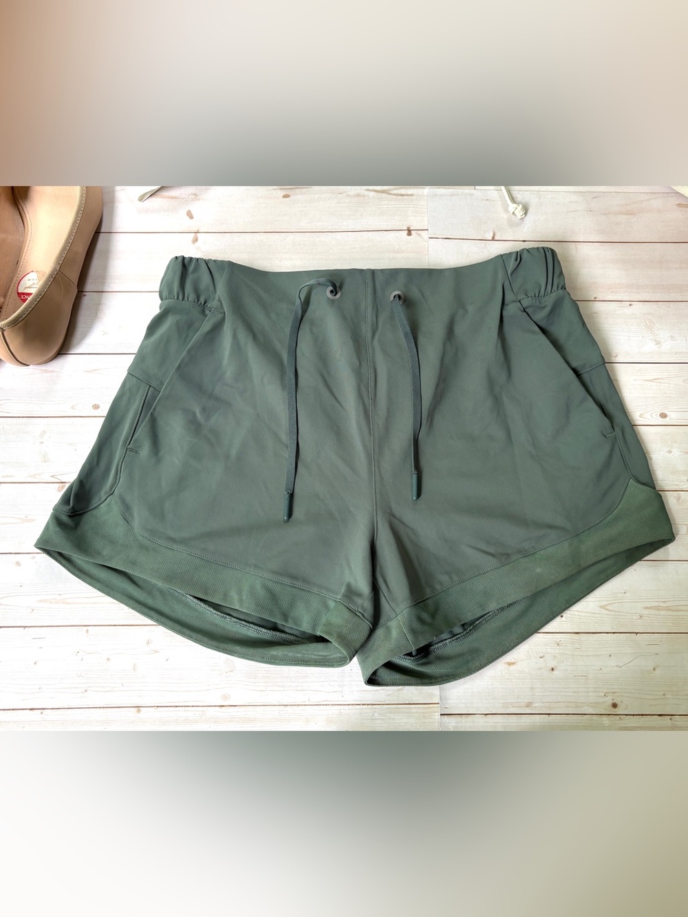 Lululemon flat waist running shorts